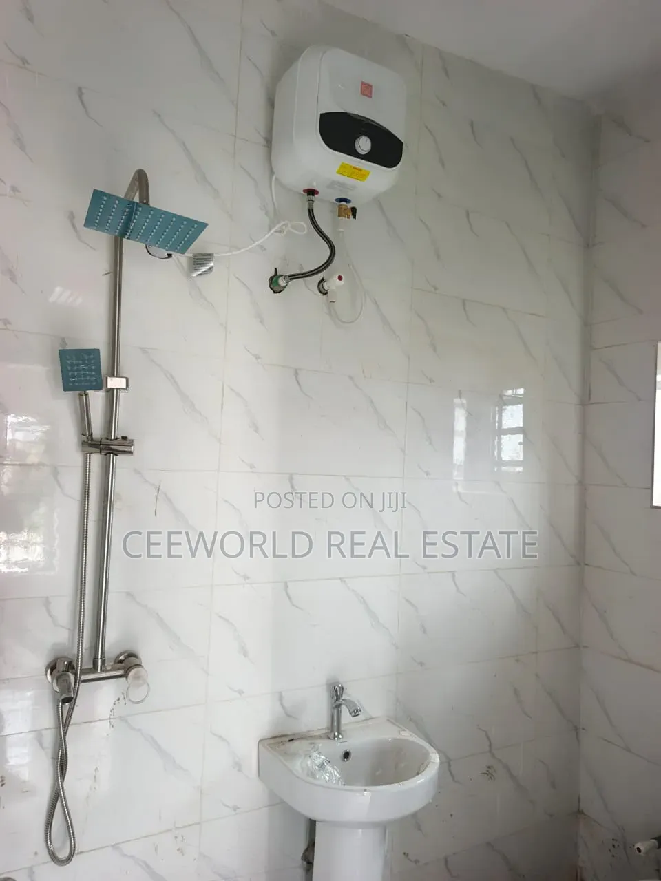 3bdrm Duplex in Olorunda Akobo for rent in Akobo