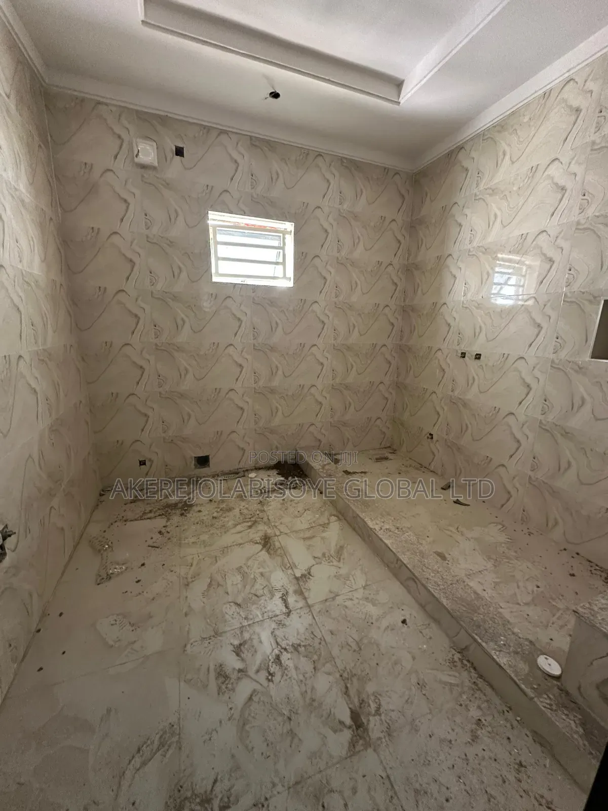 5bdrm Duplex in Close To Paradise for sale in Life Camp