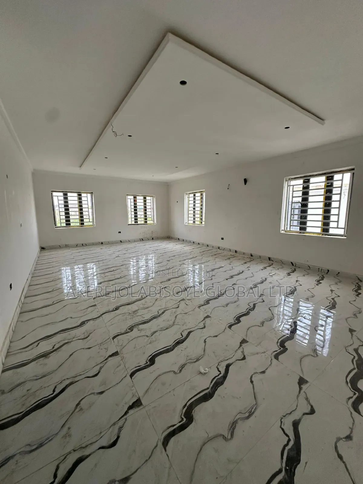 5bdrm Duplex in Close To Paradise for sale in Life Camp