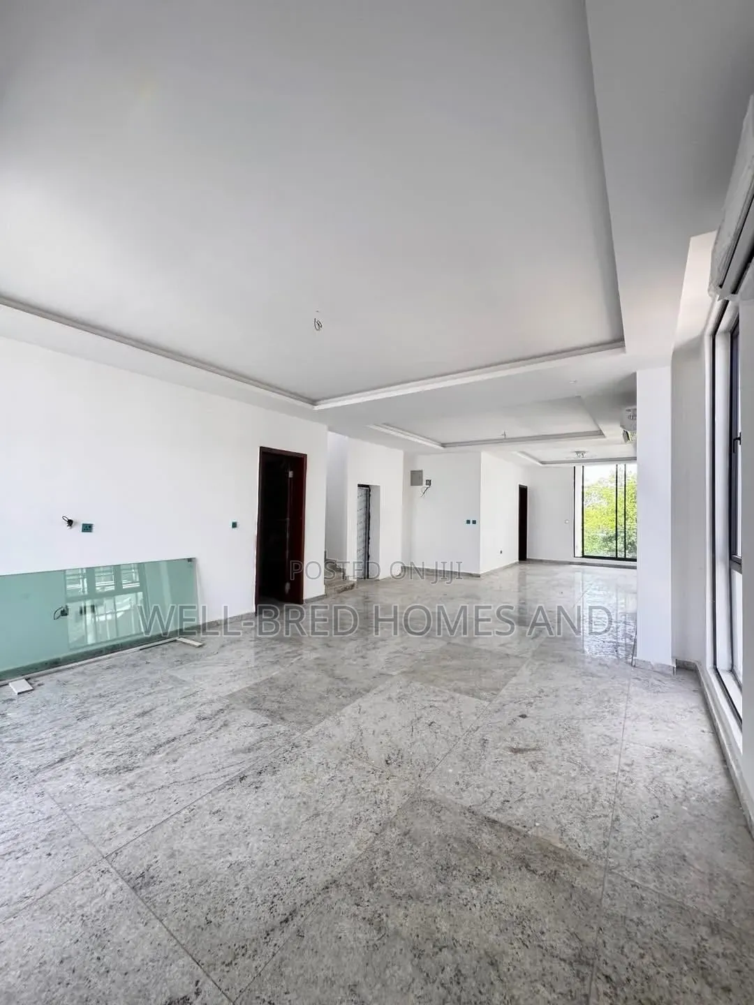 5bdrm House in Banana Island for sale in Banana Island