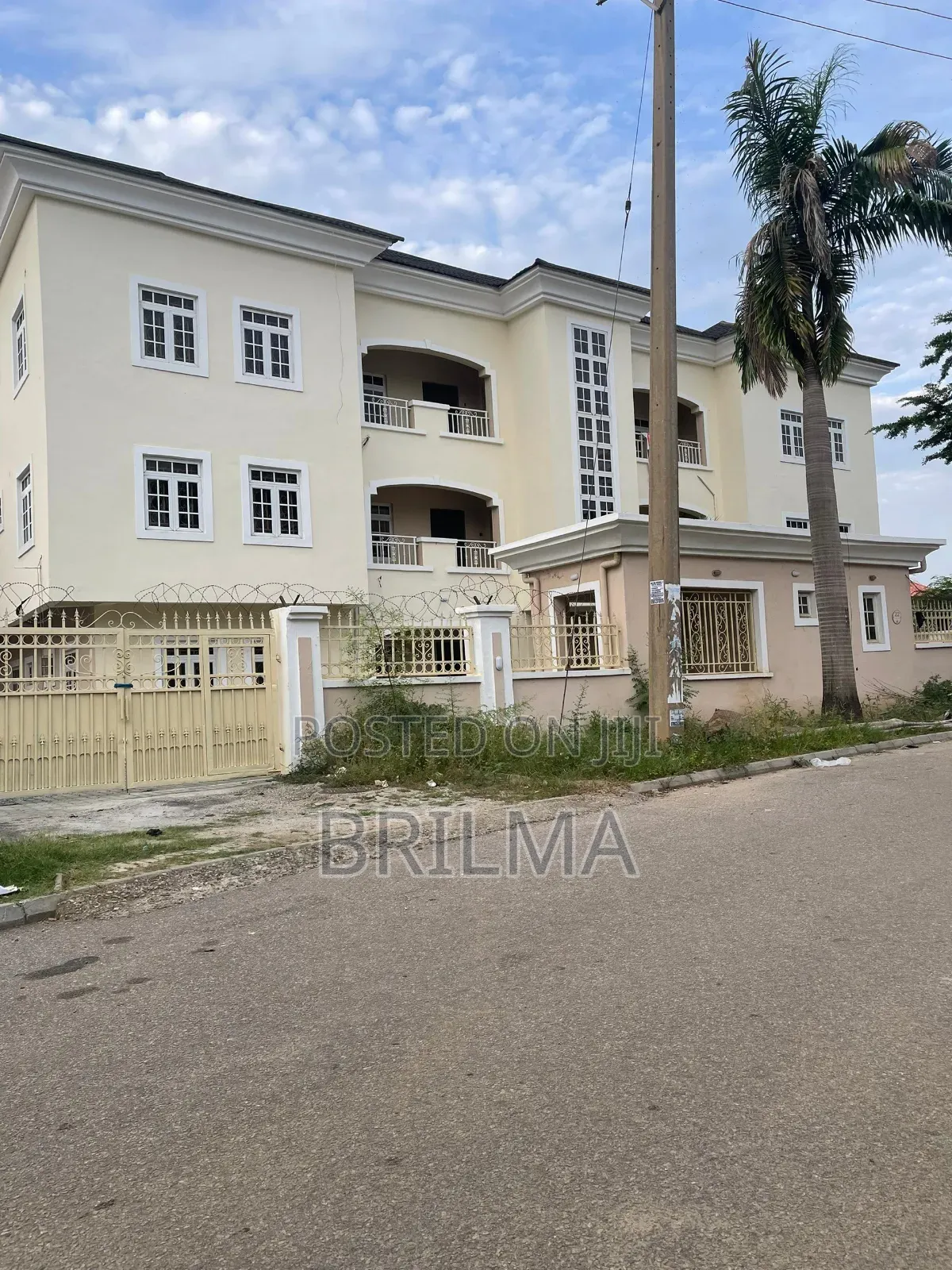 3bdrm Block of Flats in Utako for sale in Utako
