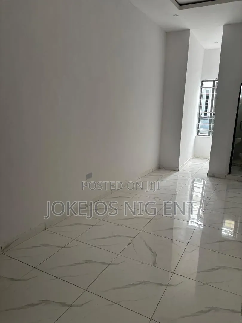 3bdrm Townhouse/Terrace in Atlantic Nominee, Off Lekki-Epe Expressway in Off Lekki-Epe Expressway