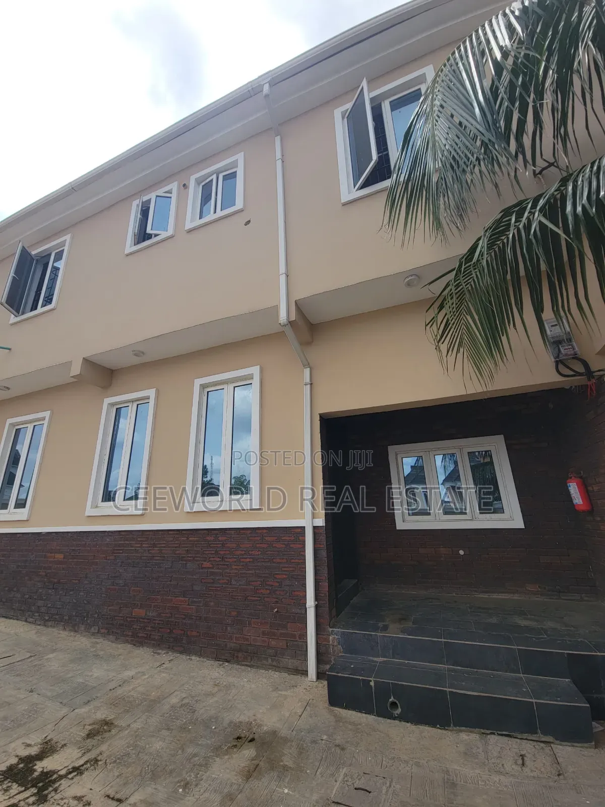 3bdrm Duplex in Kolapo Ishola Gra for rent in Akobo