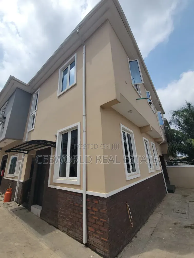 3bdrm Duplex in Kolapo Ishola Gra for rent in Akobo