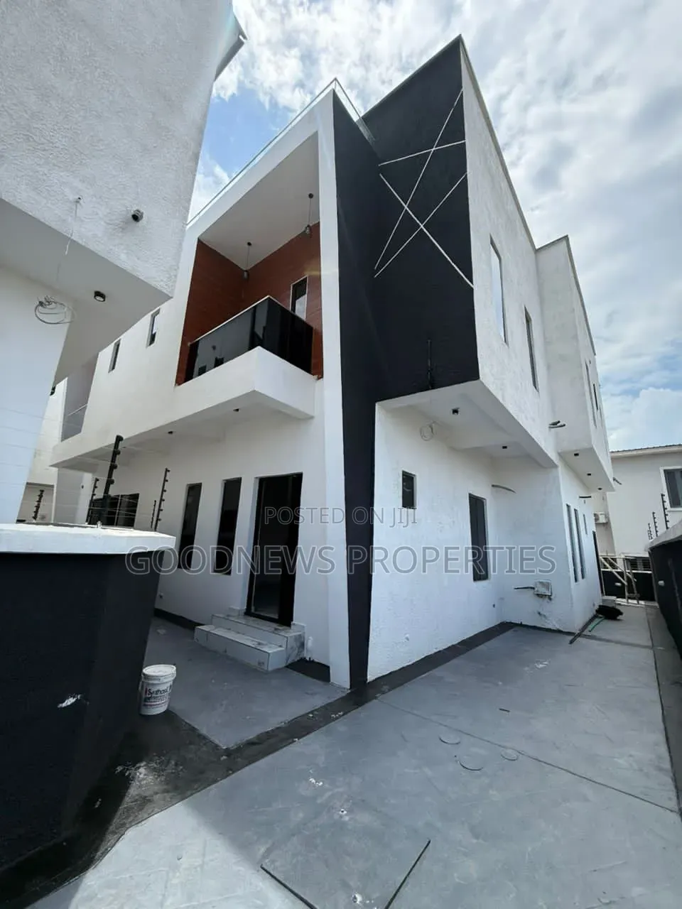 4bdrm Duplex in Orchid Road Lekki, Ikota for sale in Ikota