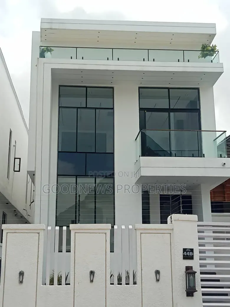 5bdrm Duplex in Olokonla for sale in Olokonla
