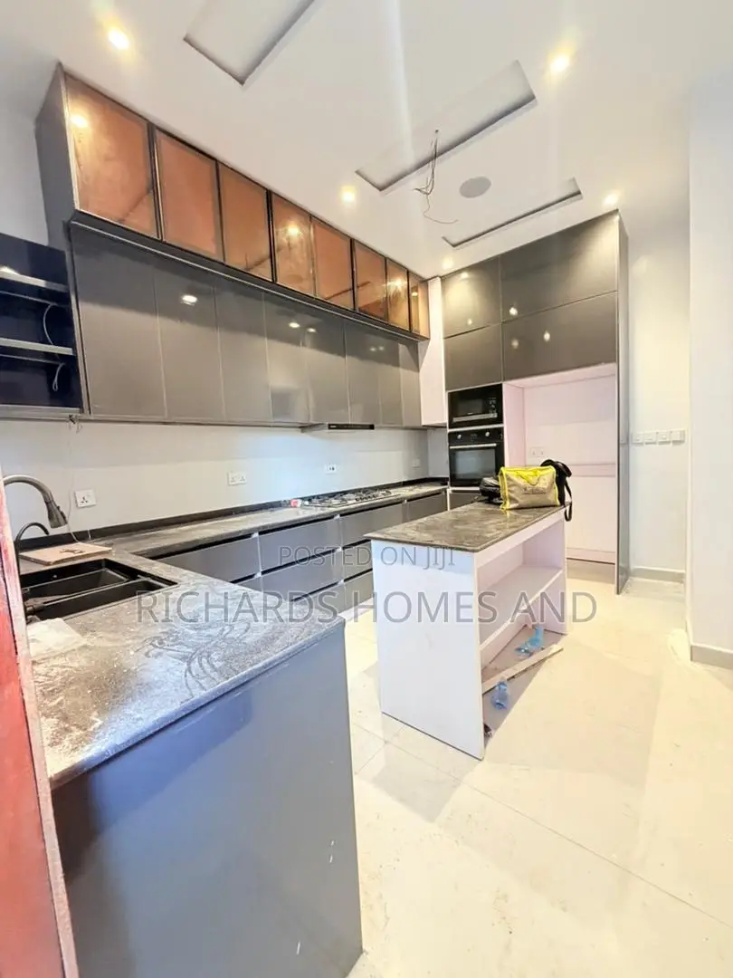 4bdrm Duplex in Adeniyi Jones for sale in Adeniyi Jones