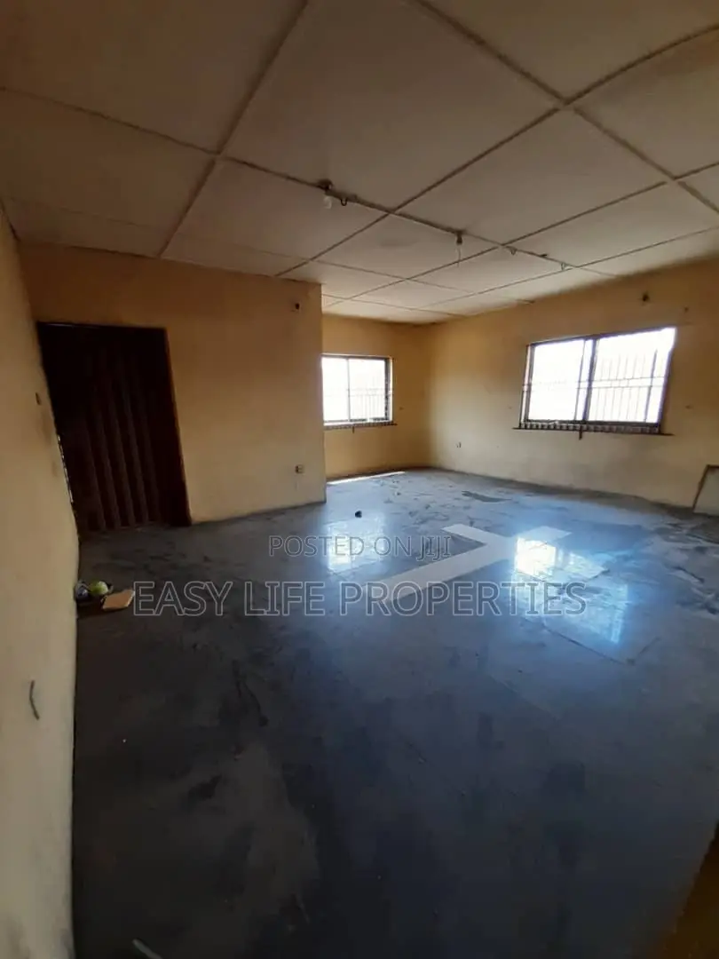3bdrm Block of Flats in Owode Housing, Apata for sale in Apata