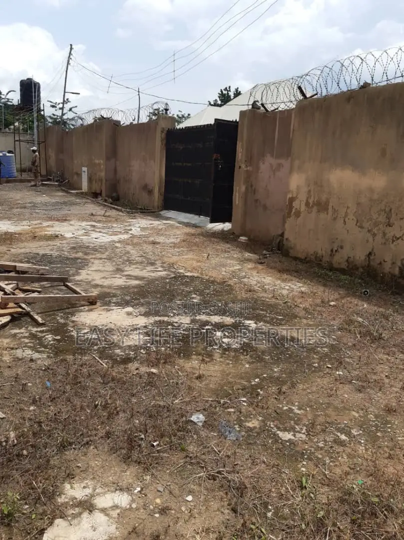3bdrm Block of Flats in Owode Housing, Apata for sale in Apata