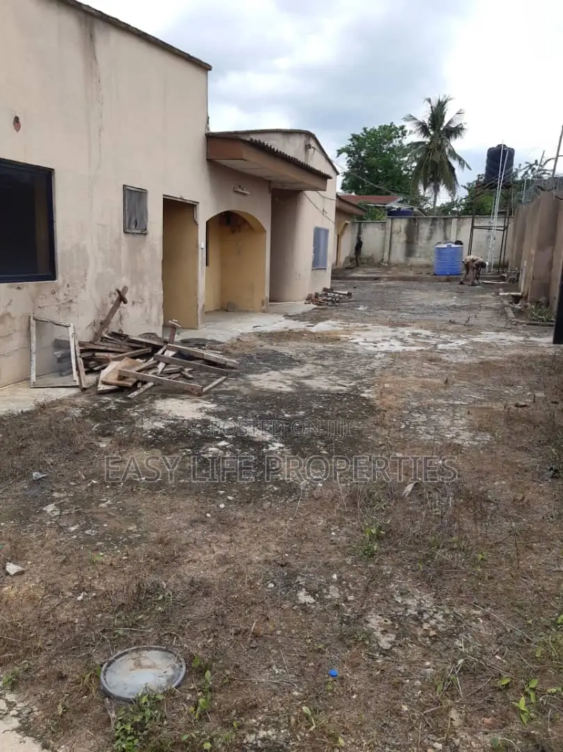 3bdrm Block of Flats in Owode Housing, Apata for sale in Apata