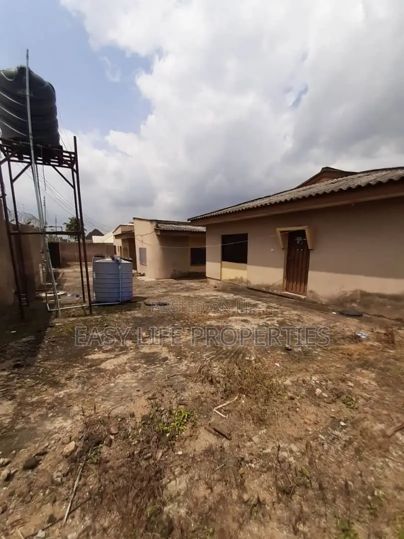 3bdrm Block of Flats in Owode Housing, Apata for sale in Apata