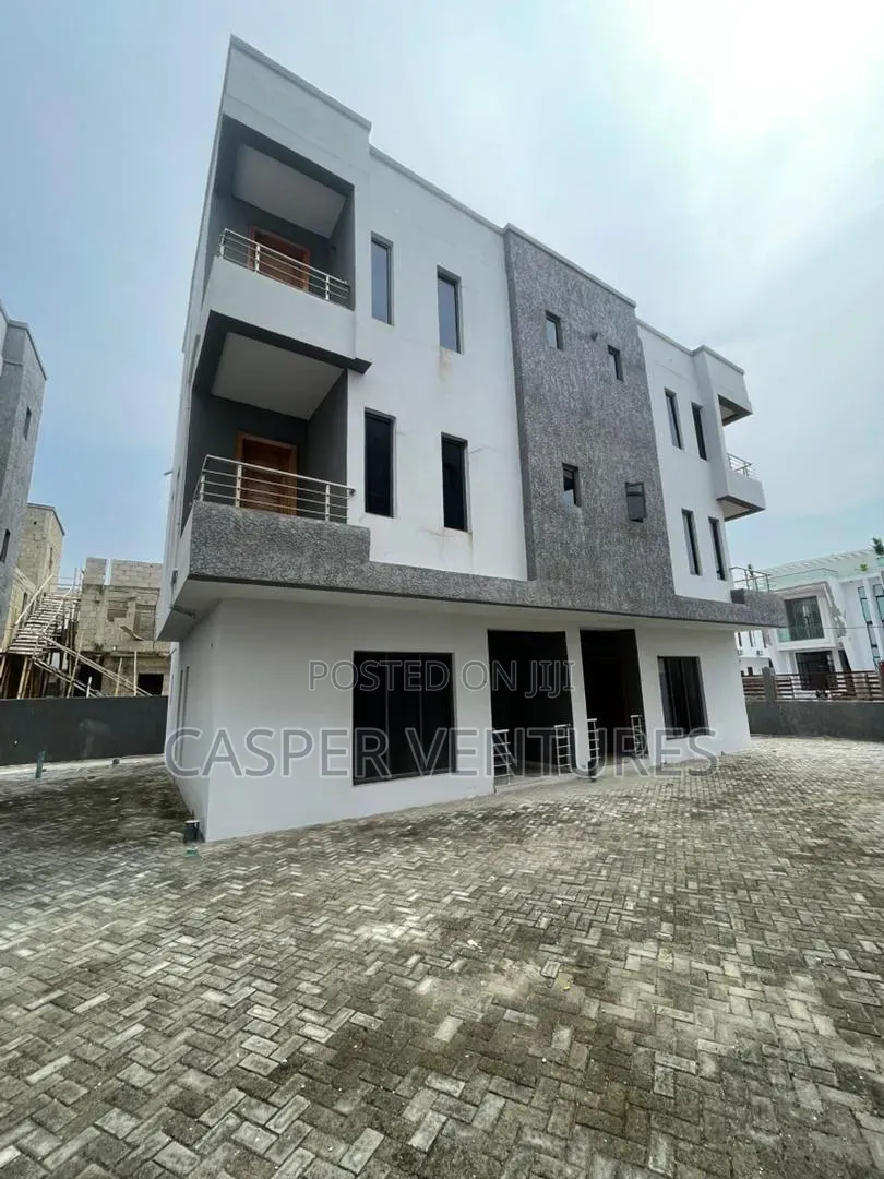 4bdrm Duplex in Lekki County, Ikota for sale in Ikota