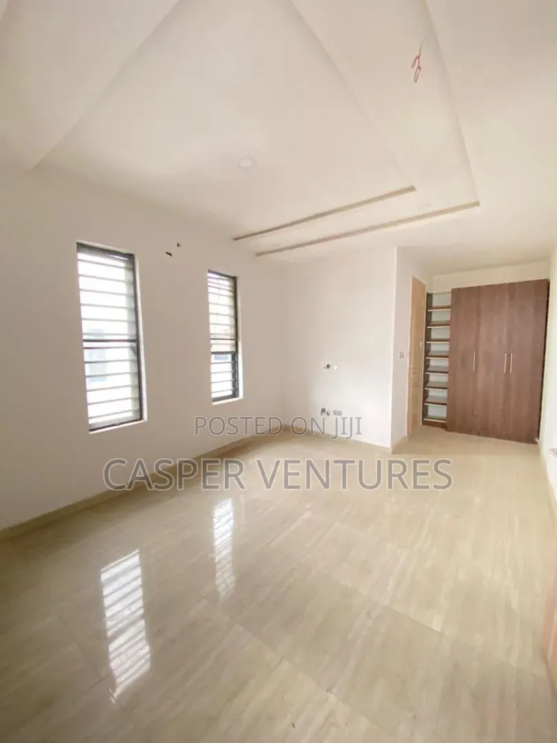4bdrm Duplex in Lekki County, Ikota for sale in Ikota