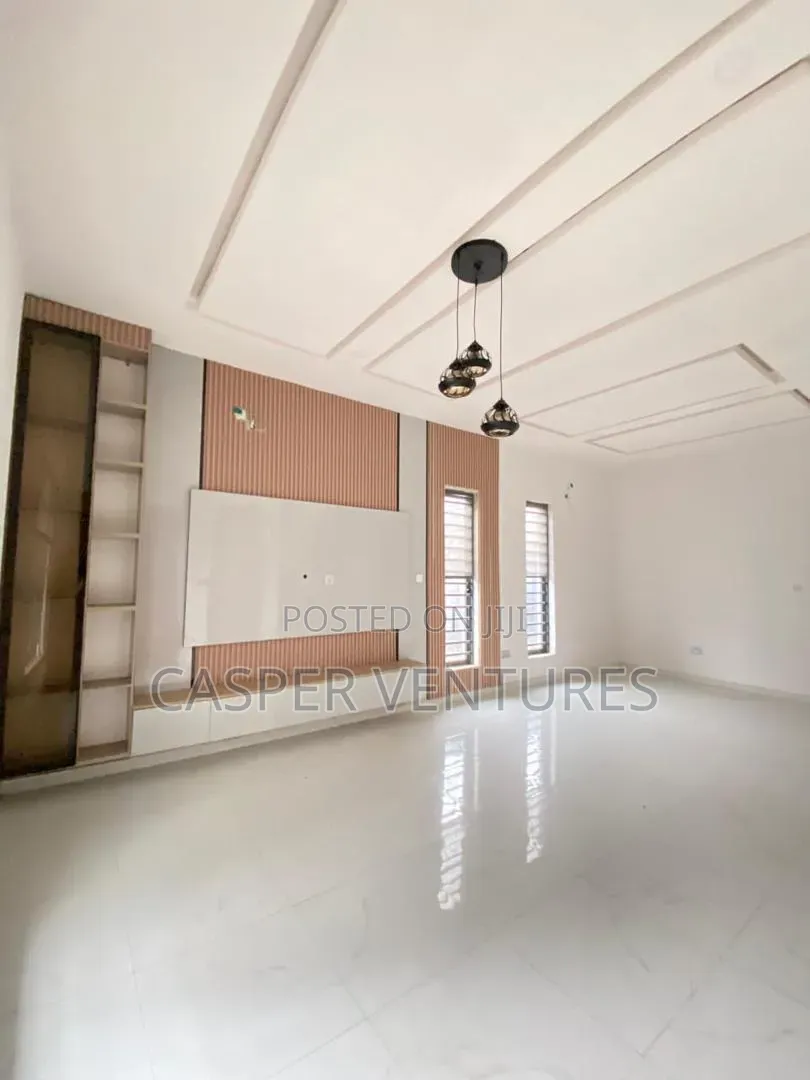 4bdrm Duplex in Lekki County, Ikota for sale in Ikota