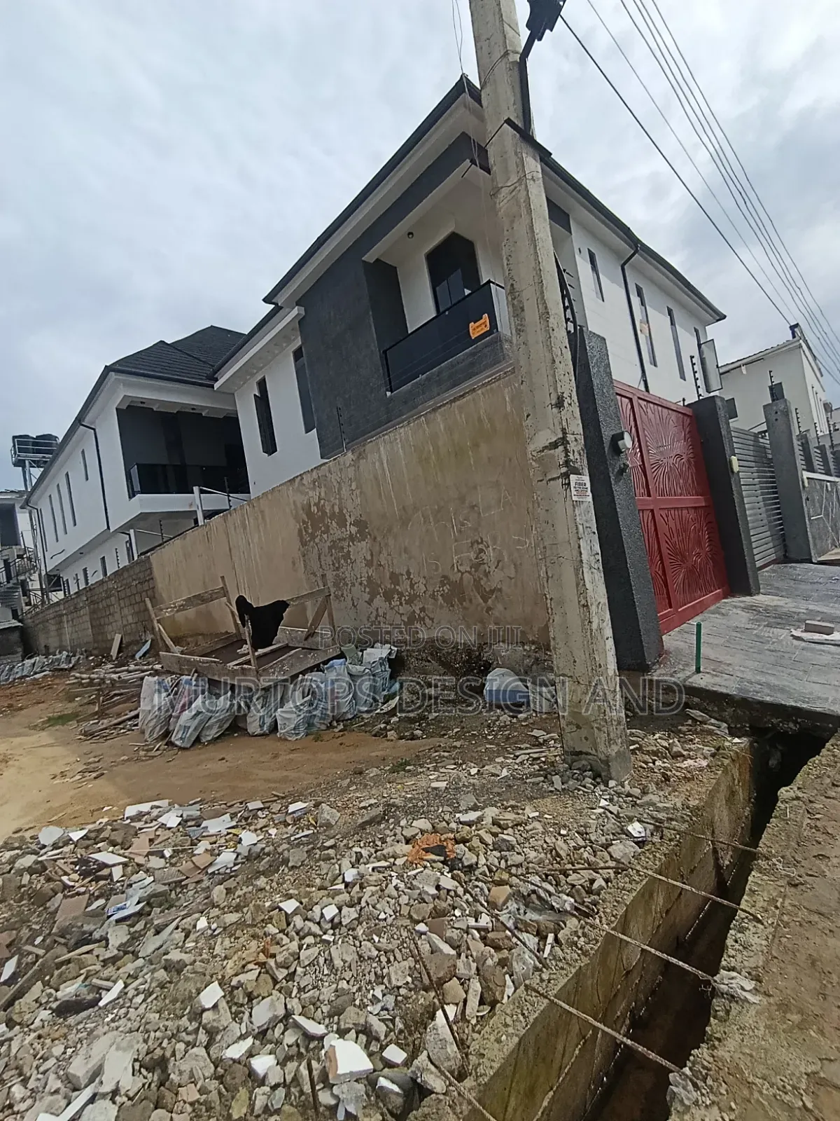 A 400sqm Table Dry Land With Governor Concent in Lekki Phase 2