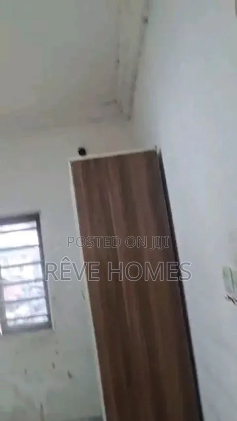 2bdrm Apartment in Adekunle for rent in Adekunle
