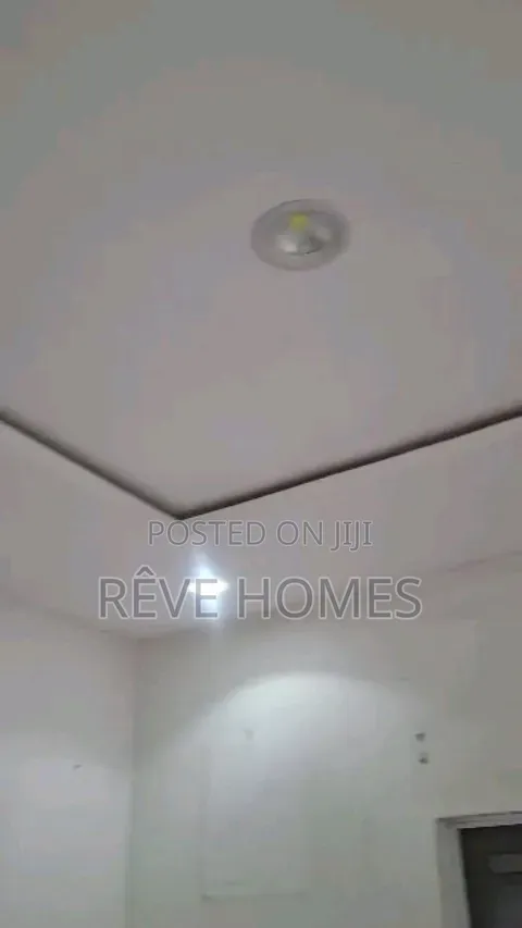 2bdrm Apartment in Adekunle for rent in Adekunle