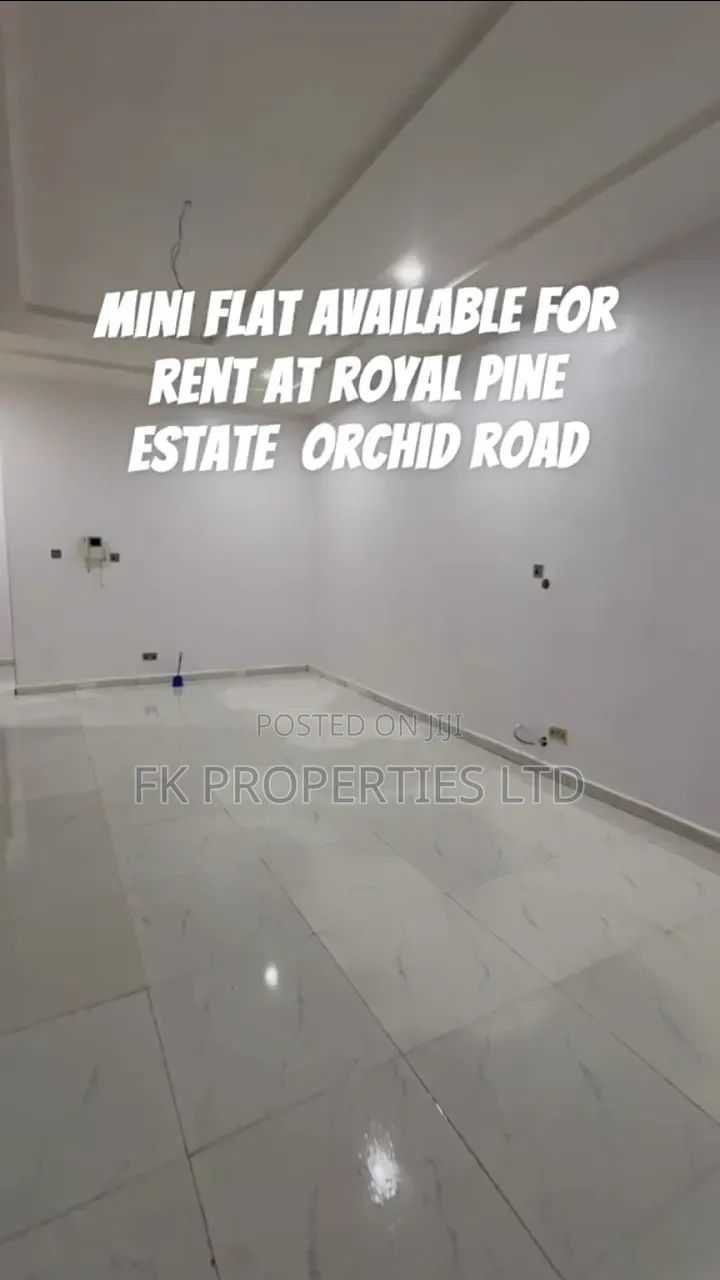 Mini Flat in Orchid, Chevron for rent in Chevron