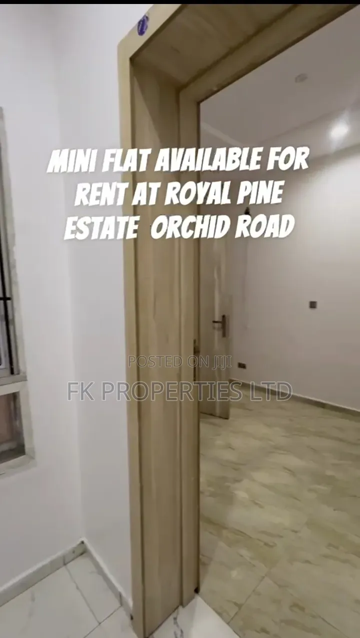 Mini Flat in Orchid, Chevron for rent in Chevron