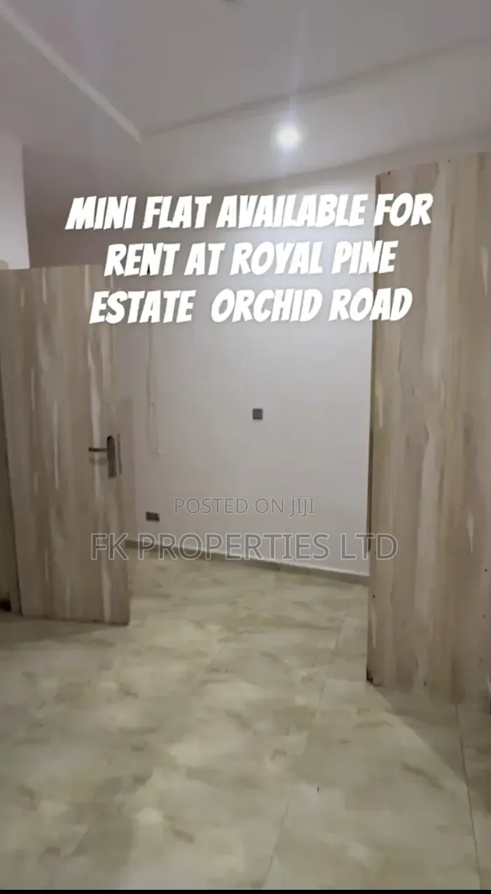 Mini Flat in Orchid, Chevron for rent in Chevron