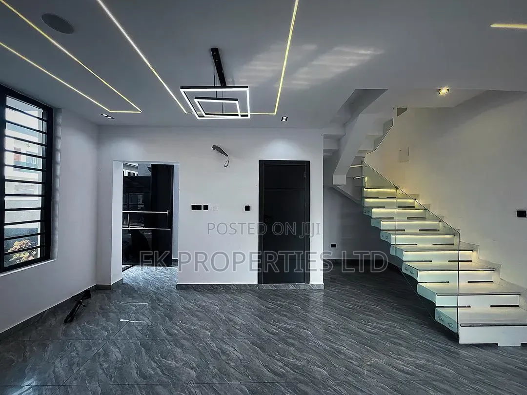 4bdrm Duplex in Lekki Phase 1 for sale in Lekki Phase 1