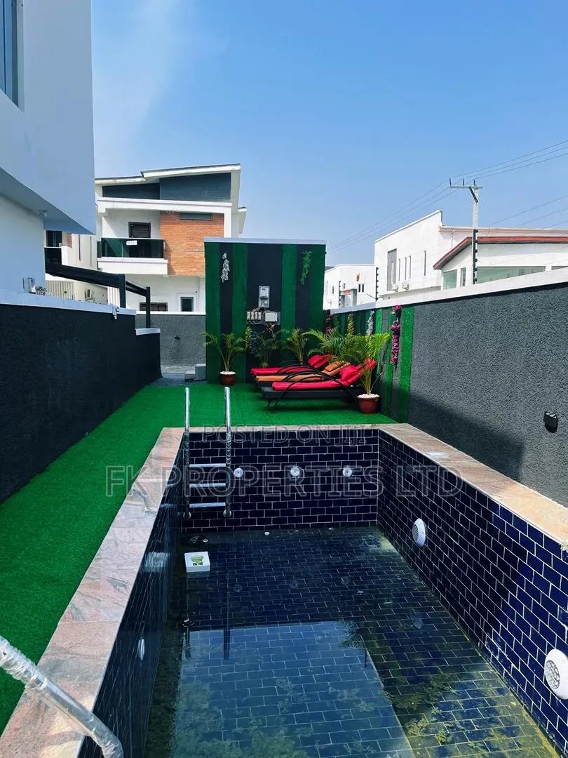4bdrm Duplex in Lekki Phase 1 for sale in Lekki Phase 1