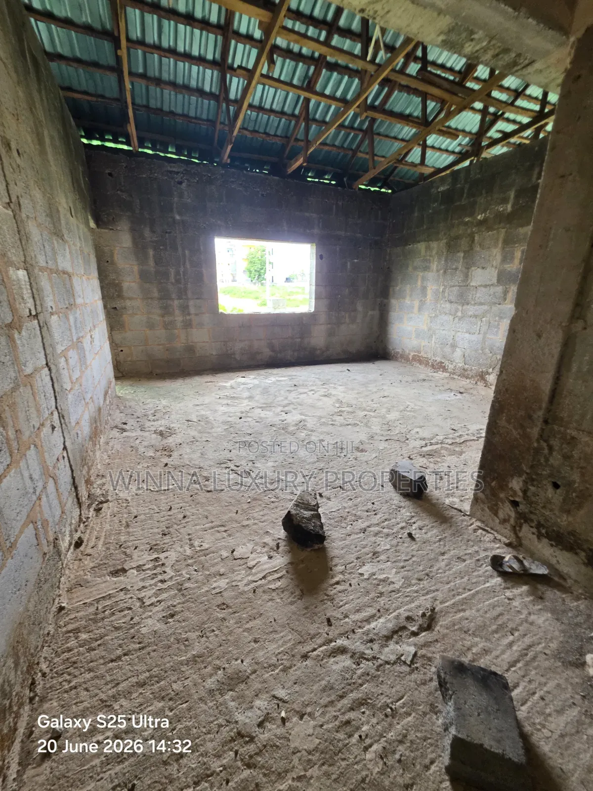 5bdrm Duplex in Lugbe District for sale in Lugbe District