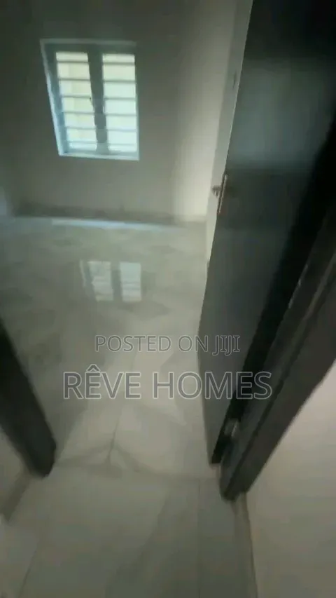 Furnished Mini Flat in Adekunle for rent in Adekunle