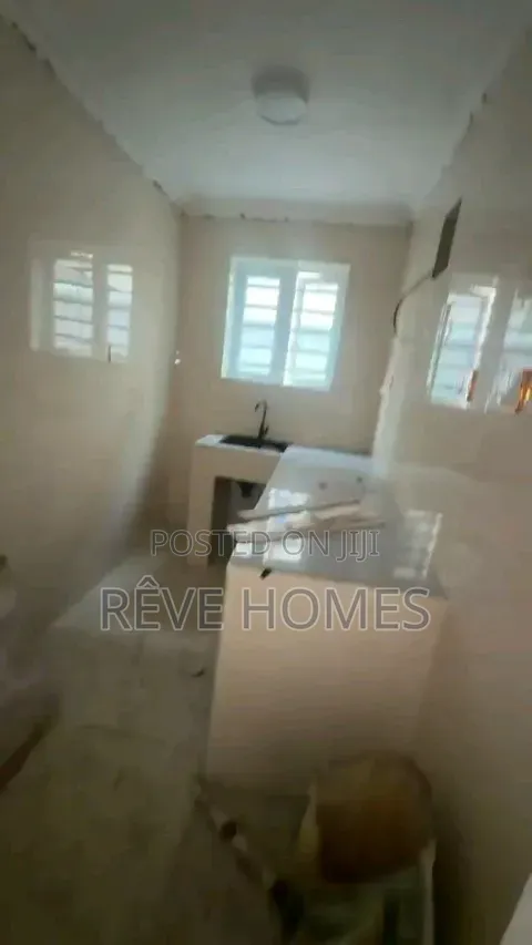Furnished Mini Flat in Adekunle for rent in Adekunle