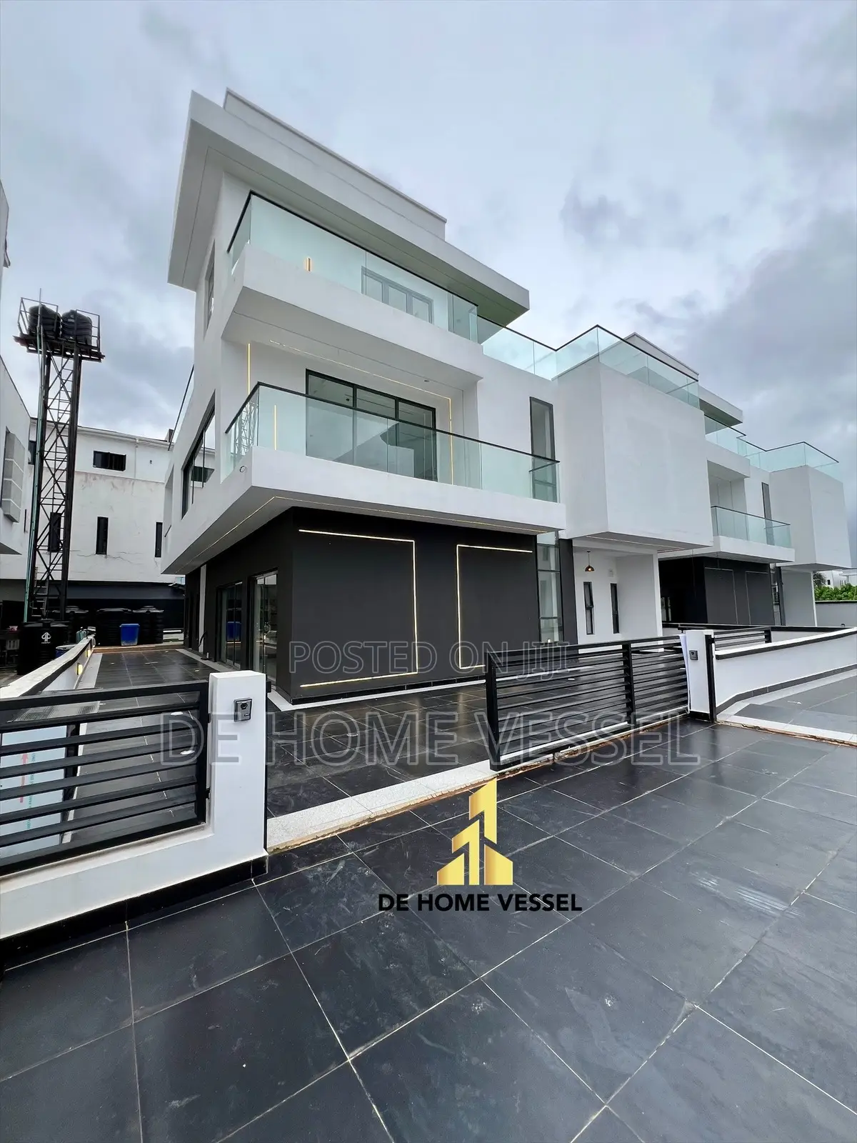 5bdrm Duplex in Lekki for sale in Lekki