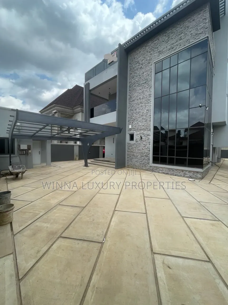 5bdrm Duplex in Apo Resettlement for sale in Apo District