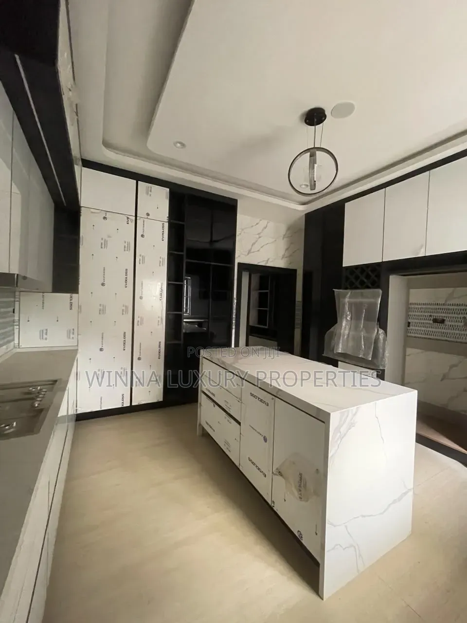5bdrm Duplex in Apo Resettlement for sale in Apo District