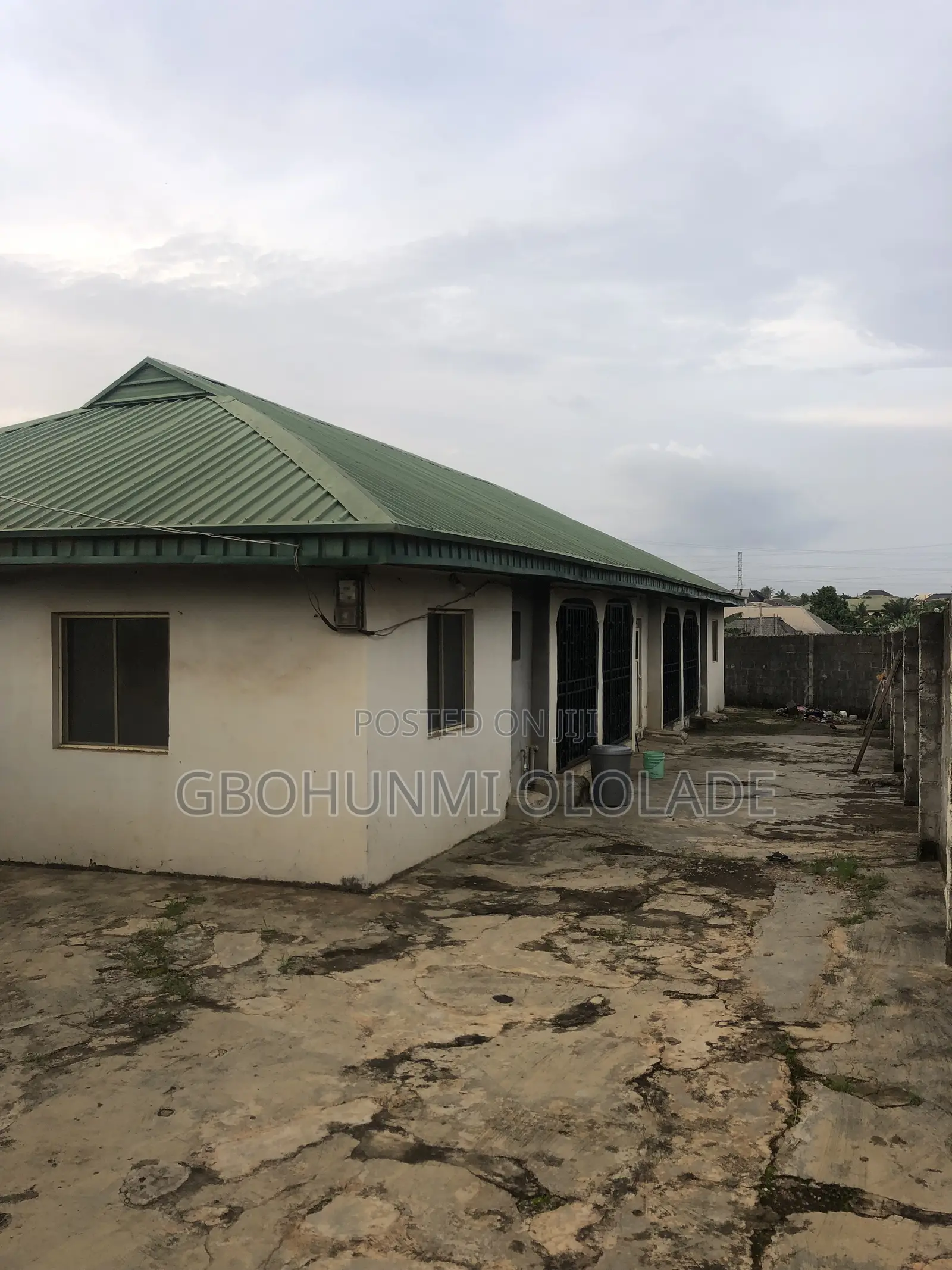 3bdrm Apartment in Ijede / Ikorodu for sale in Ijede / Ikorodu