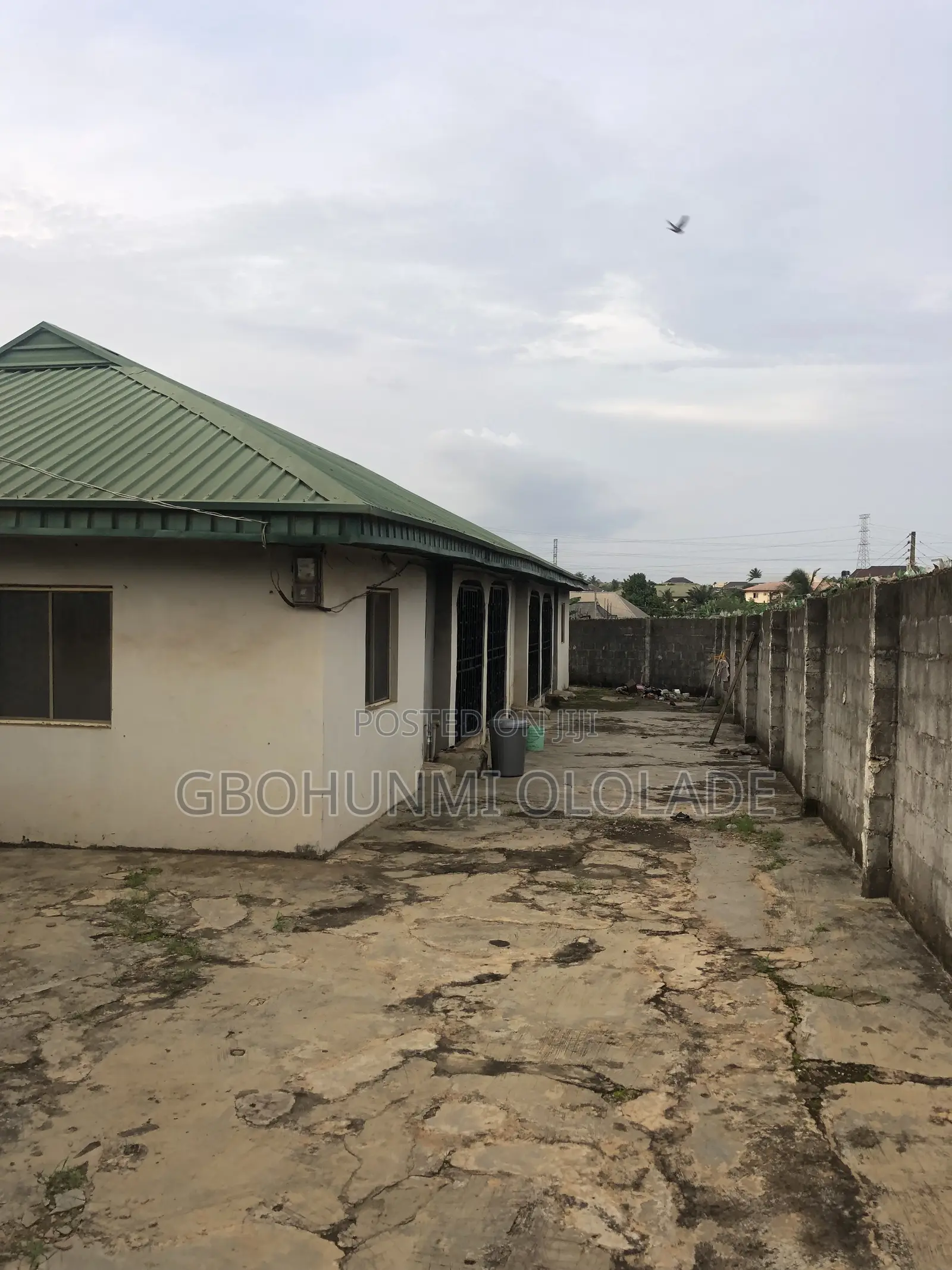 3bdrm Apartment in Ijede / Ikorodu for sale in Ijede / Ikorodu
