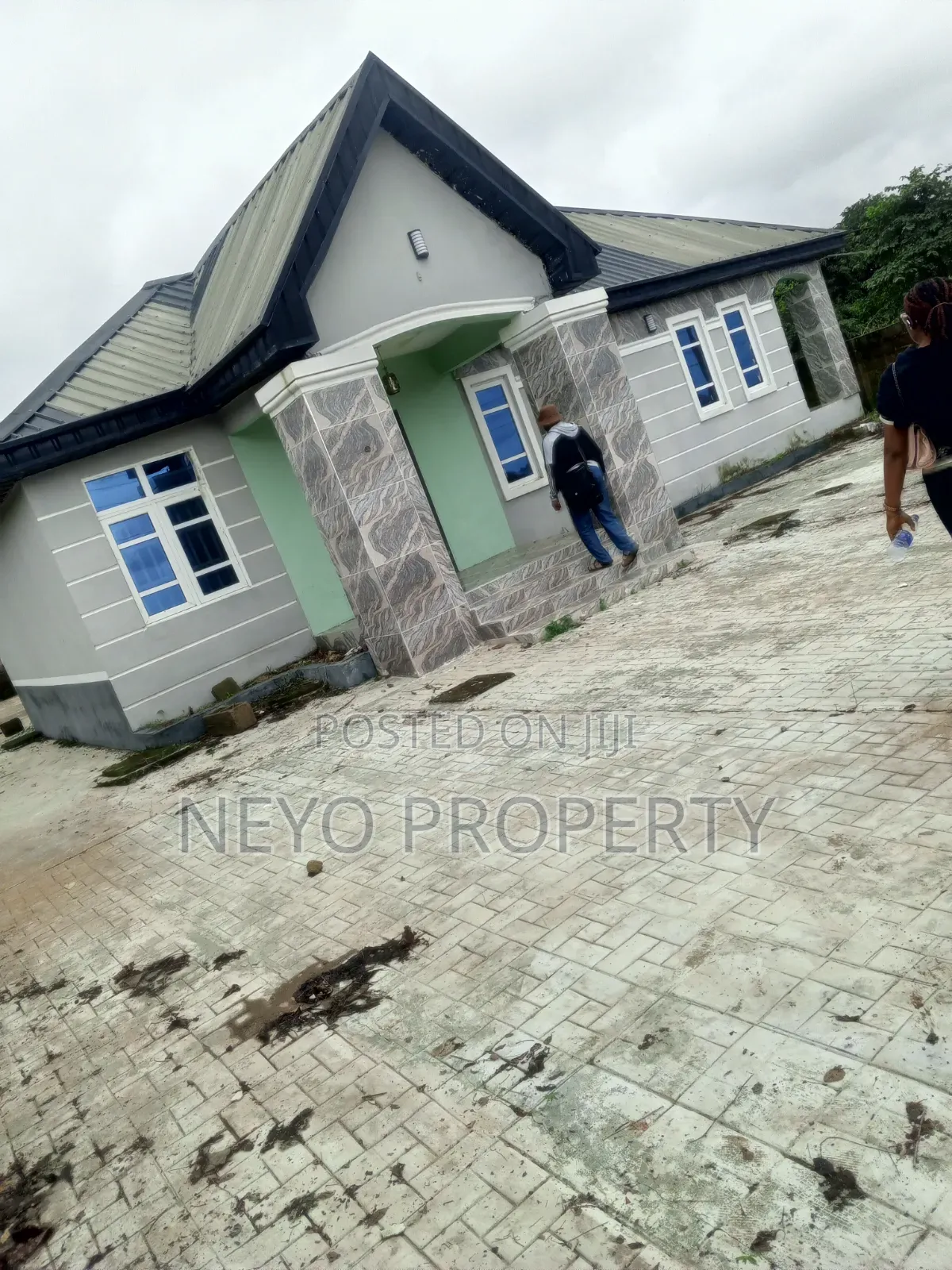 5bdrm Bungalow in Ire 2 Agufoye, Igbogbo for rent in Igbogbo