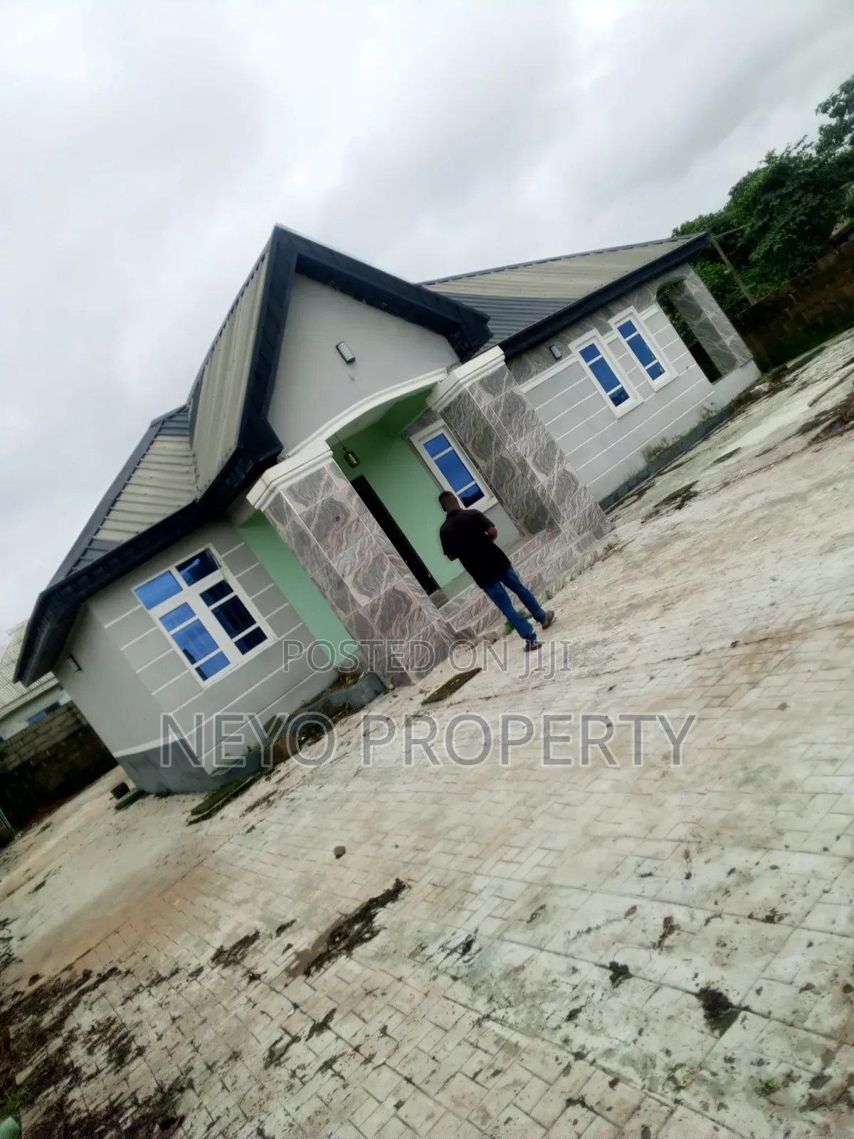 5bdrm Bungalow in Ire 2 Agufoye, Igbogbo for rent in Igbogbo