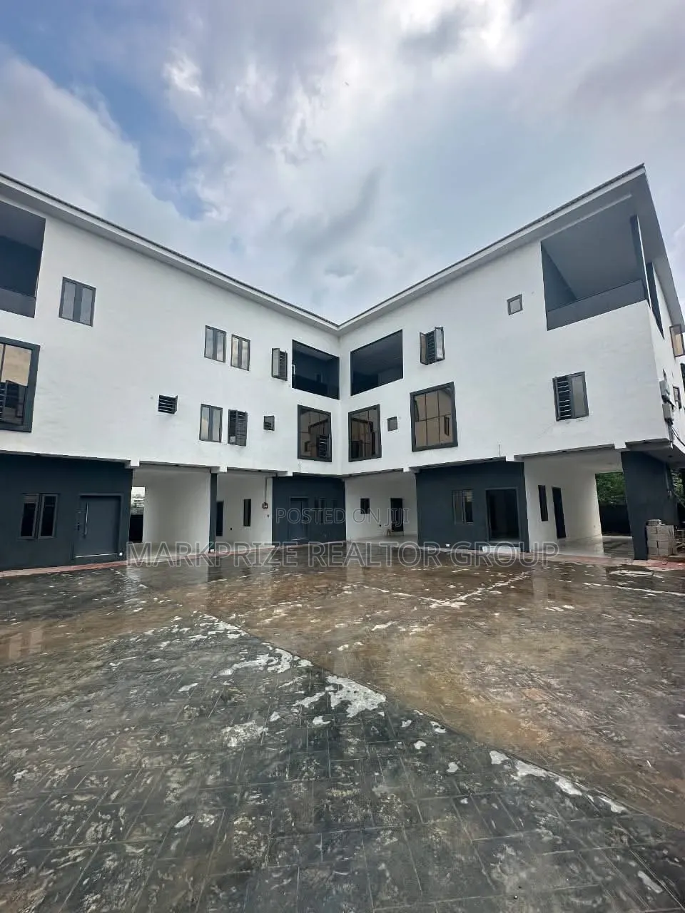 4bdrm Duplex in Omole Phase 2 for sale in Omole Phase 1