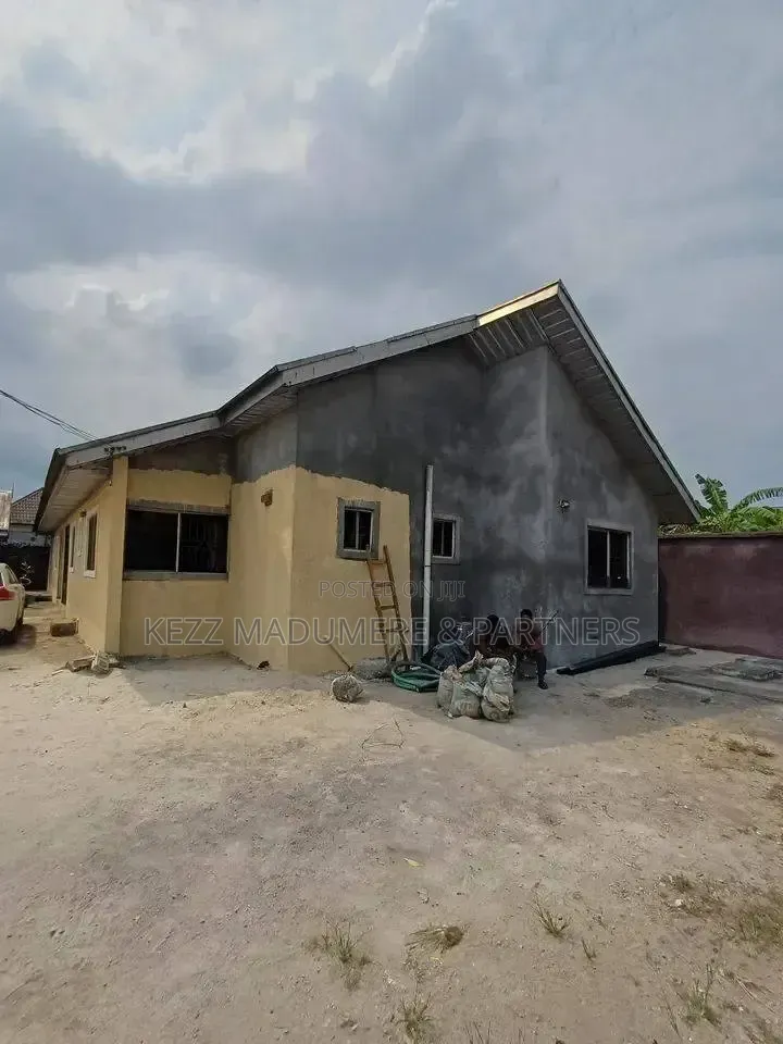 6bdrm Block of Flats in Ada George Port, New Layout for sale in New Layout