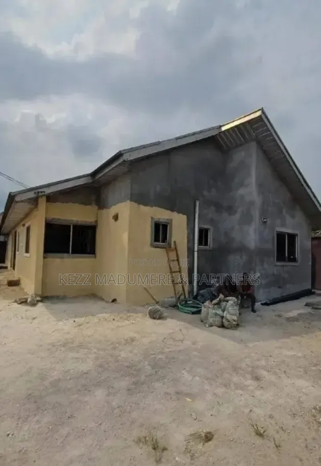 6bdrm Block of Flats in Ada George Port, New Layout for sale in New Layout