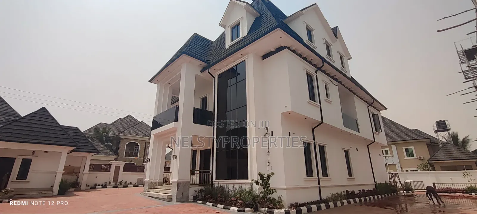 6bdrm Penthouse in Karasana Metropolis, Karsana for sale in Karsana