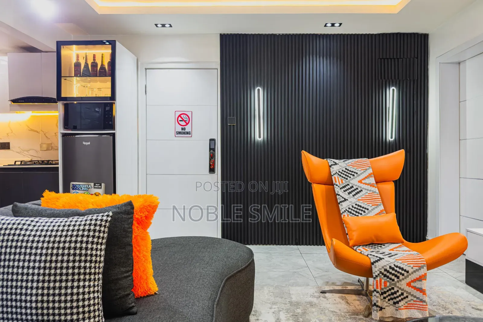Luxury 1bedroom With a Bar in Lekki Phase 1