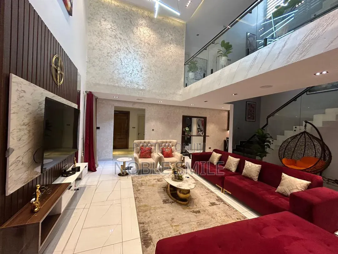 Luxury 5bedroom Self Compound in Lekki Phase 1