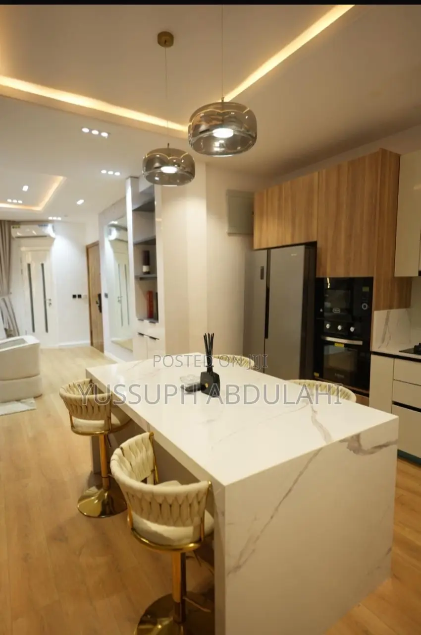 2 Bedrooms Lekki Phase1 in Lekki Phase 1