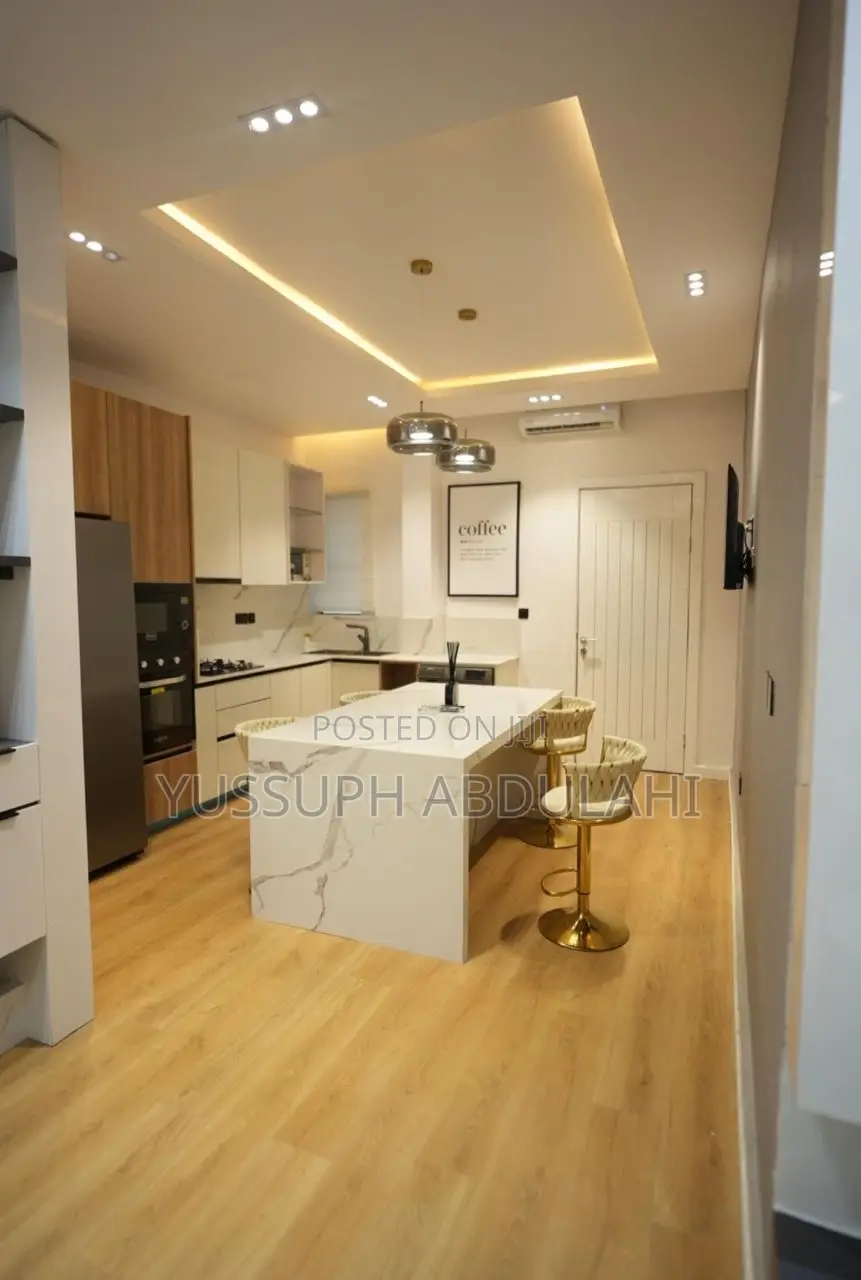 2 Bedrooms Lekki Phase1 in Lekki Phase 1