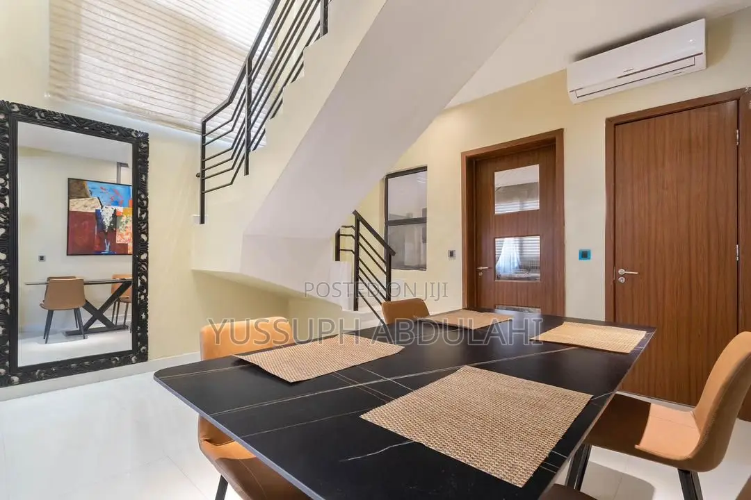 2 Bedrooms Lekki Phase1 in Lekki Phase 1
