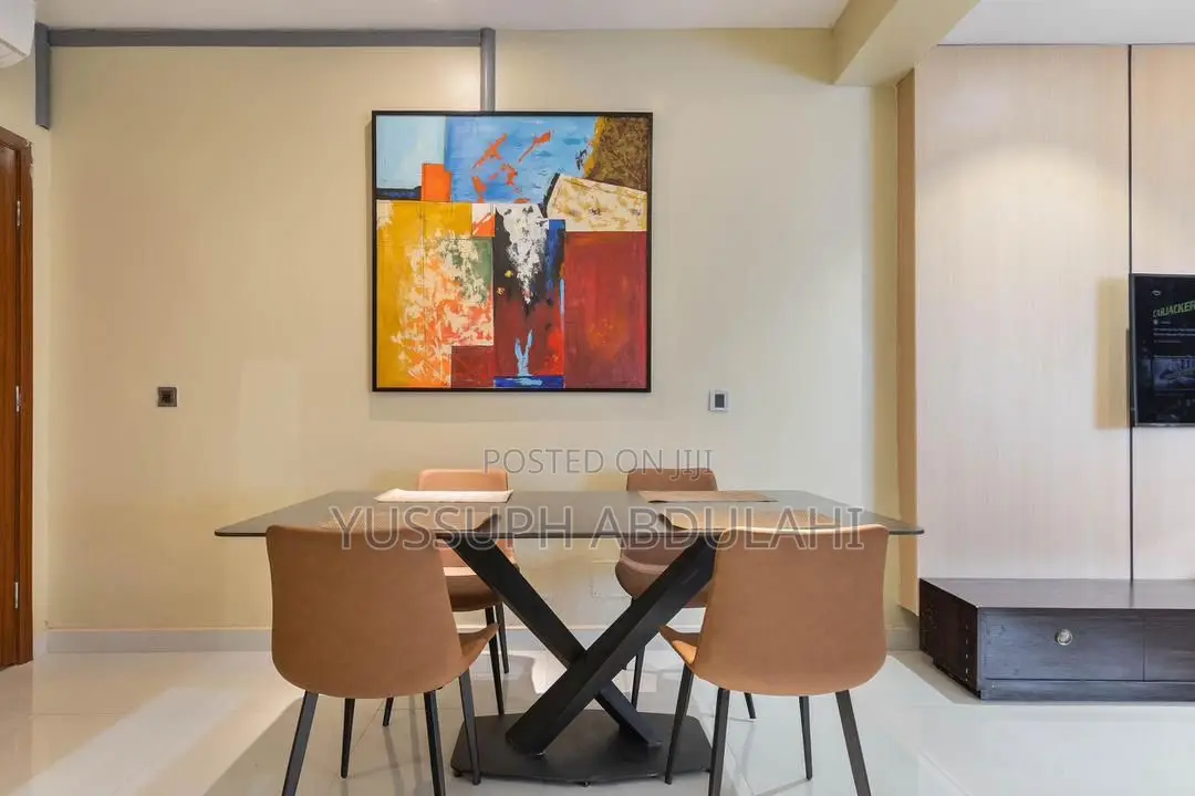 2 Bedrooms Lekki Phase1 in Lekki Phase 1