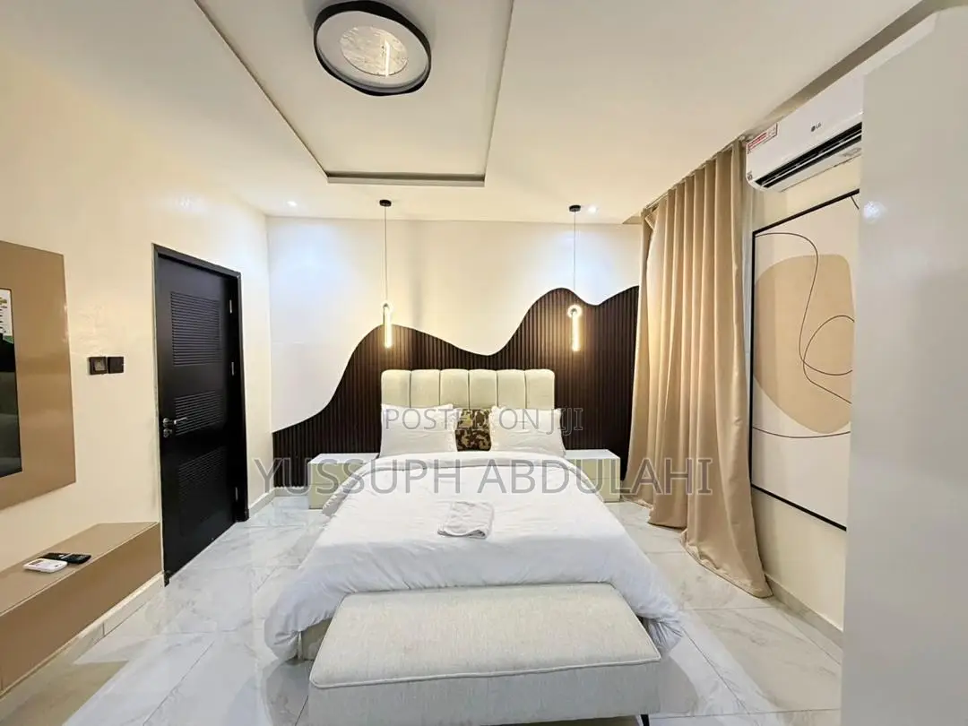 2 Bedrooms Lekki Phase1 in Lekki Phase 1
