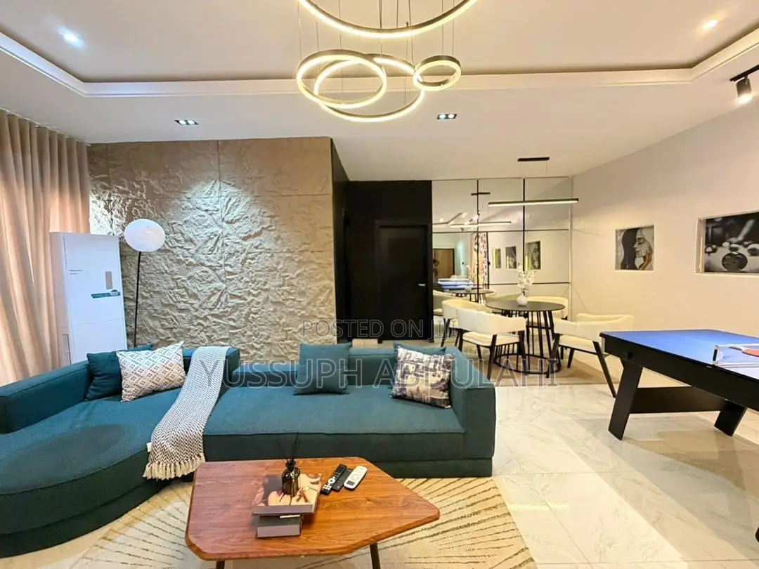 2 Bedrooms Lekki Phase1 in Lekki Phase 1