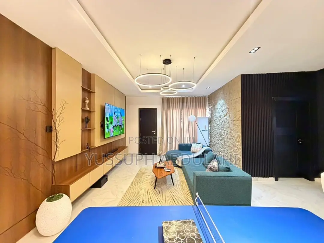2 Bedrooms Lekki Phase1 in Lekki Phase 1
