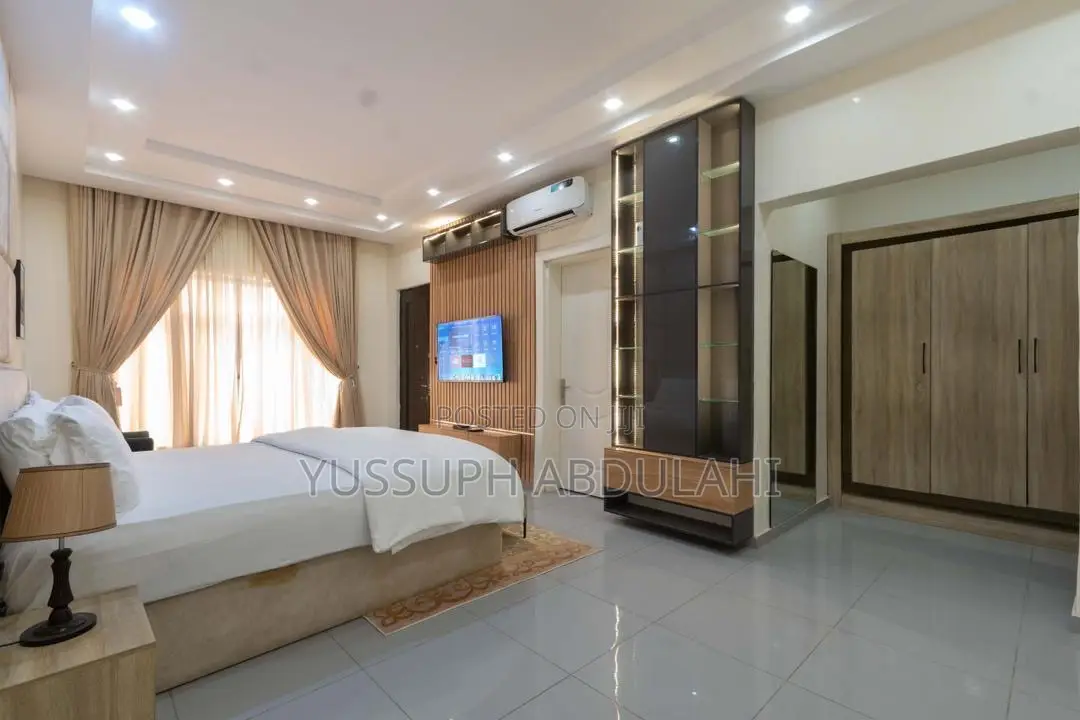 4 Bedrooms Lekki Phase1 in Lekki Phase 1